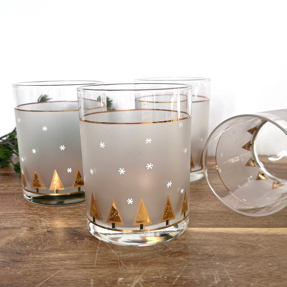 Set of 4 VTG Culver Frosted Glass Lowball Tumblers Gold Trim Christmas Tree Snow
